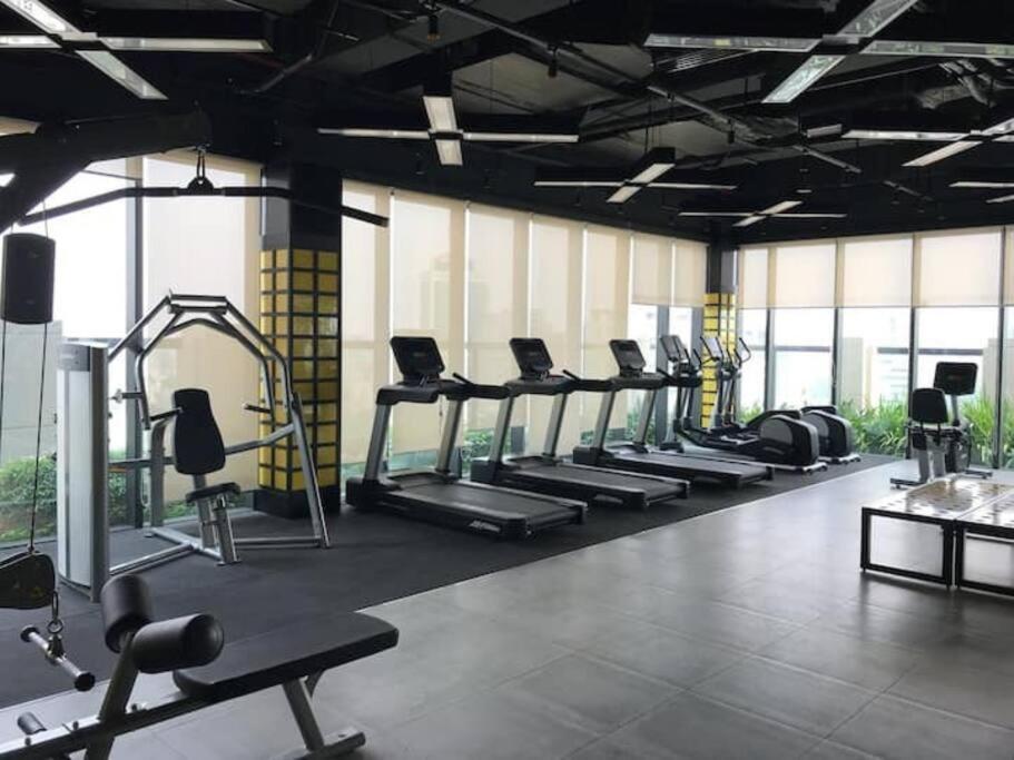 De Lux Next Hyatt ,opera House ,benthanh ,pool,gym * Ho Chi Minh City